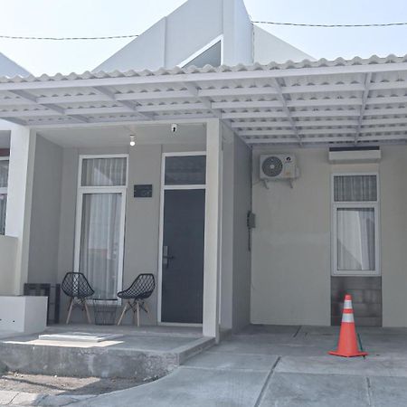 Villa Ku Villa Mu Semarang Exteriér fotografie