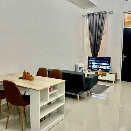 Villa Ku Villa Mu Semarang Exteriér fotografie