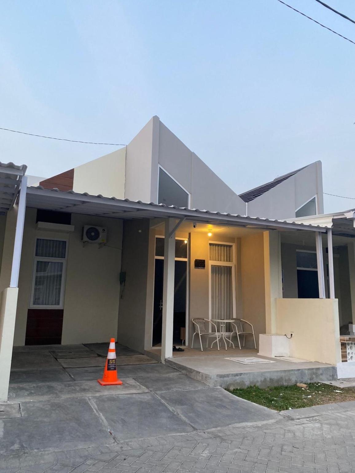 Villa Ku Villa Mu Semarang Exteriér fotografie