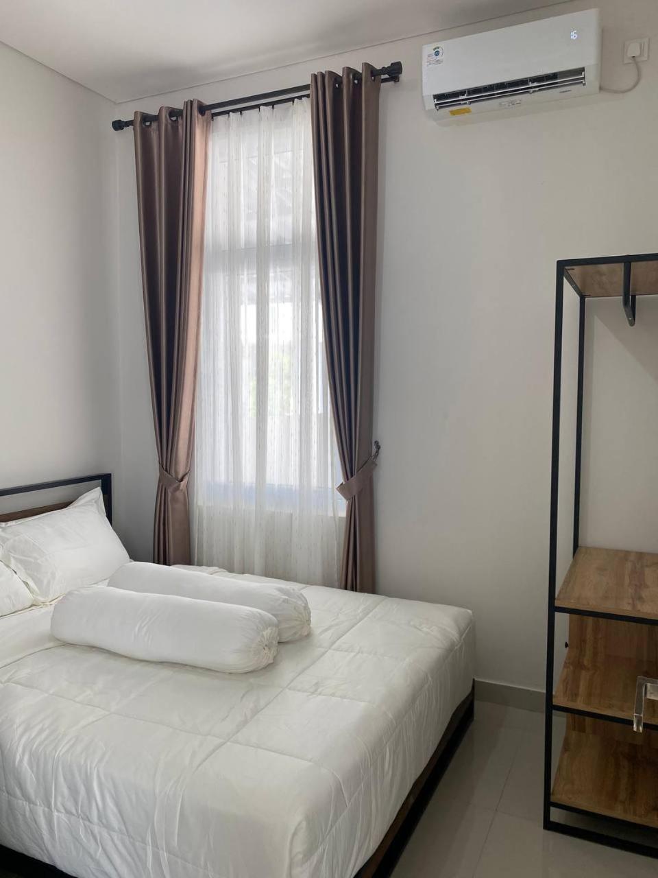 Villa Ku Villa Mu Semarang Exteriér fotografie