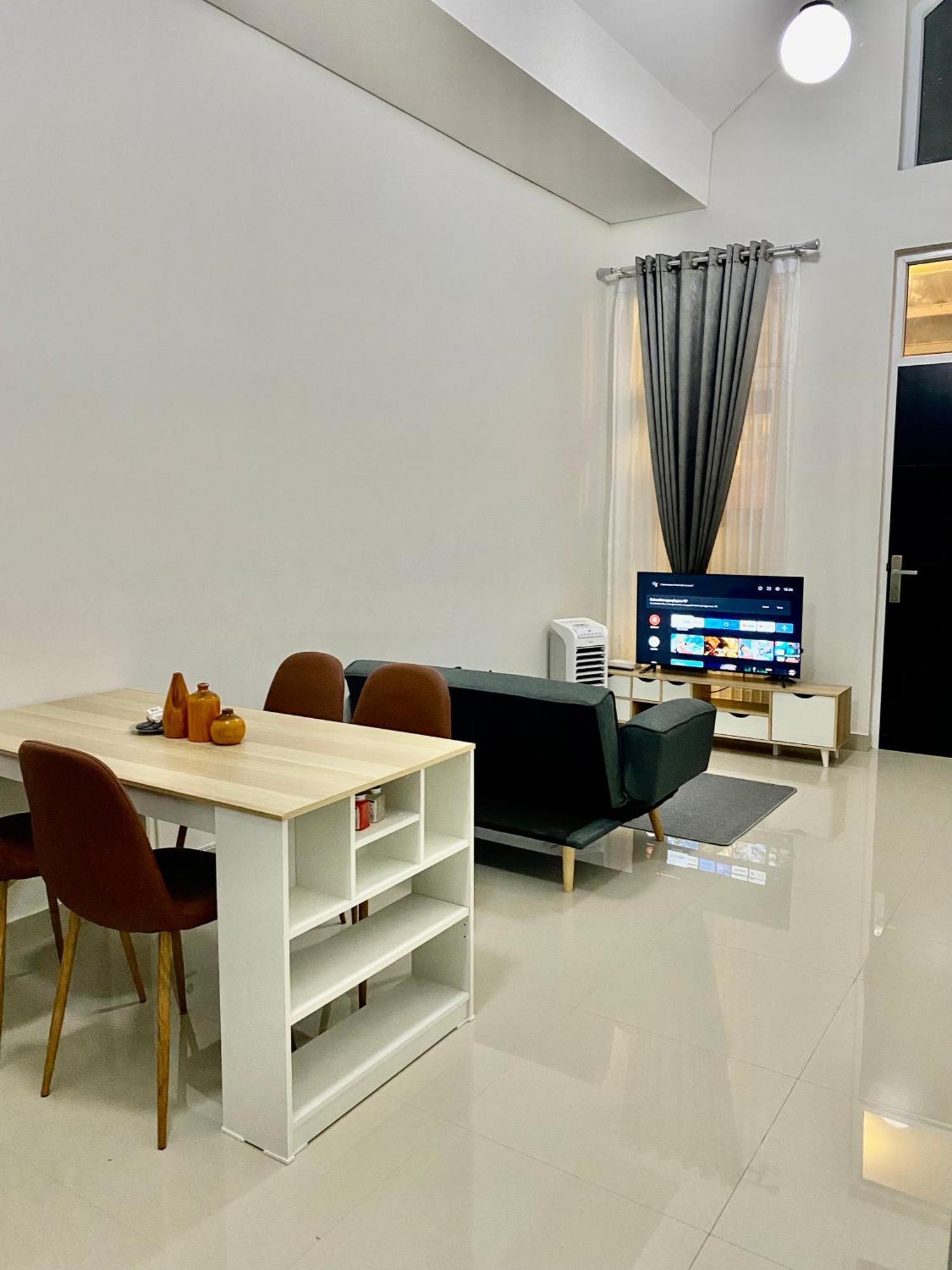 Villa Ku Villa Mu Semarang Exteriér fotografie