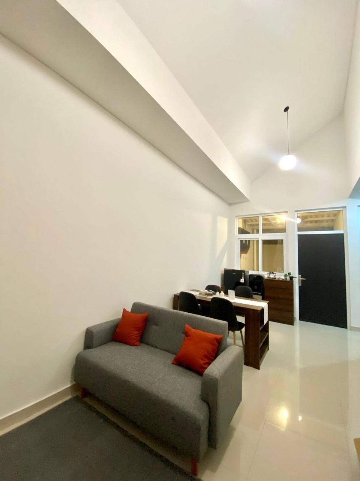 Villa Ku Villa Mu Semarang Exteriér fotografie